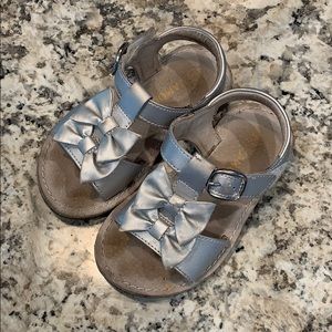 L’Amour silver toddler sandals
